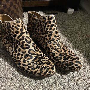 Sz 9 leopard hair booties
